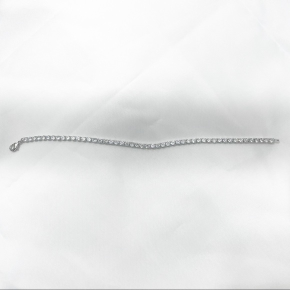 MACY’S Tennis Bracelet in Fine Silver Plate - Picture 5 of 11